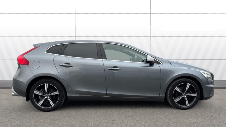 Volvo V40 T2 [122] R DESIGN Edition 5dr Petrol Hatchback